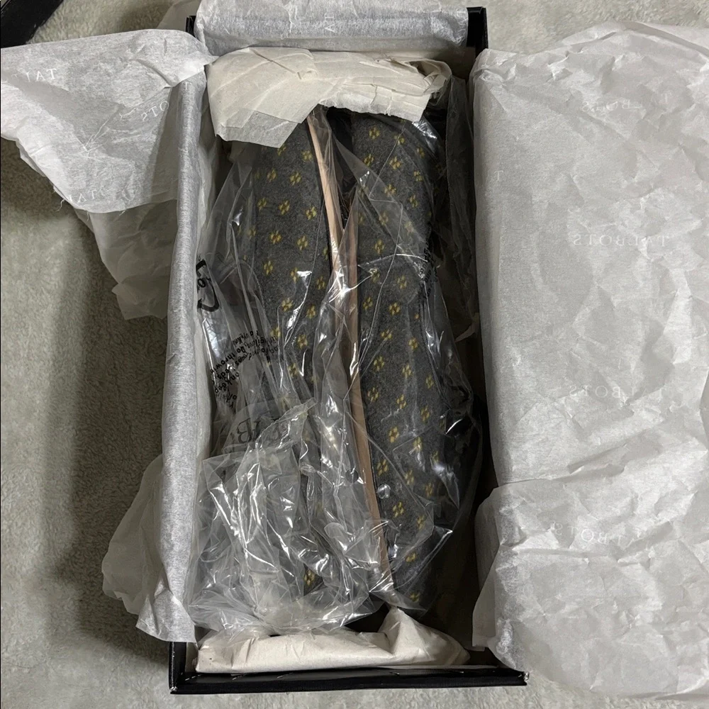 NWT Talbots Gray Ryan Novelty Cheers Loafers - Picture 4 of 6